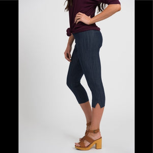 Pixie Crop Capri Jeggings in Dark Denim